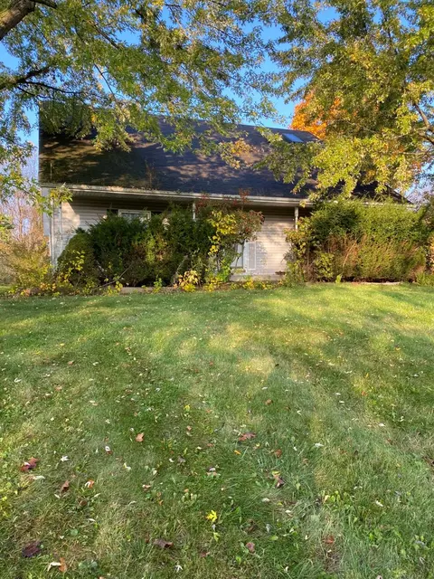 746 N Meridian Rd, Valparaiso, IN 46385
