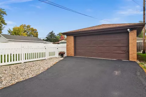8147 Kooy Dr, Munster, IN 46321 photo 23