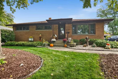 8147 Kooy Dr, Munster, IN 46321 photo 1