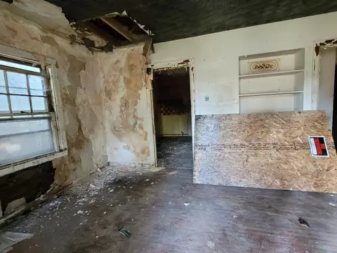 894 Ohio St, Gary, IN 46402 photo 2