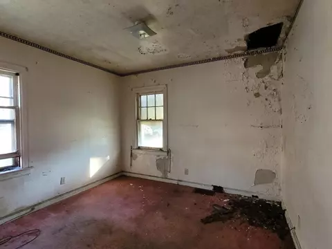 894 Ohio St, Gary, IN 46402 photo 4