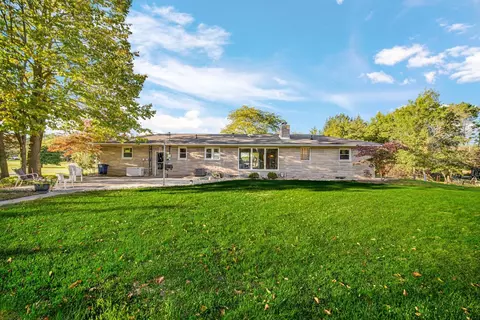 Exterior - 3508 E Us Highway 20, Rolling Prairie, IN 46371 photo 3 of 9