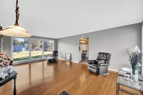 Living - 3508 E Us Highway 20, Rolling Prairie, IN 46371 photo 2 of 4