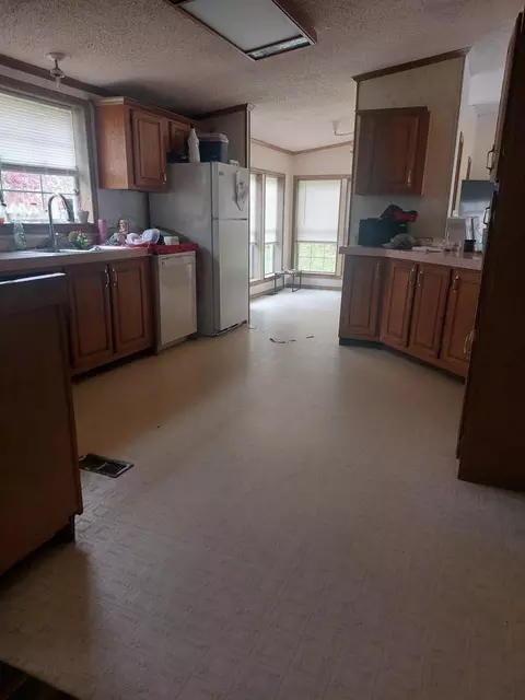 1012 E Blueridge Dr, La Porte, IN 46350 photo 4