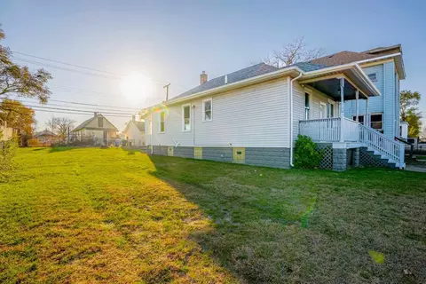 956 Willow Ct, Hammond, IN 46320 photo 2