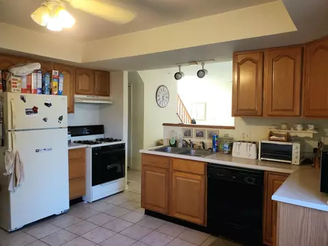 1702 Chestnut Dr, Crown Point, IN 46307 photo 3