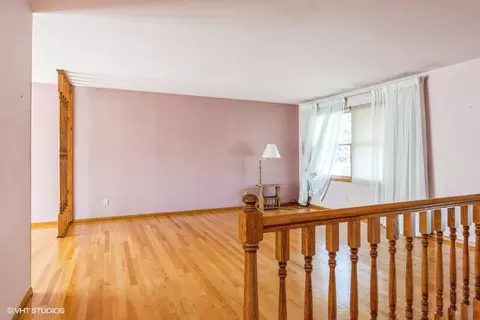 1349 N Dwiggins St, Griffith, IN 46319 photo 3