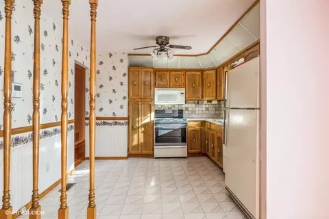 1349 N Dwiggins St, Griffith, IN 46319 photo 2