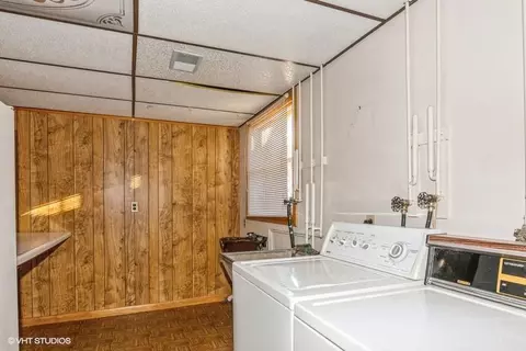 1349 N Dwiggins St, Griffith, IN 46319 photo 8