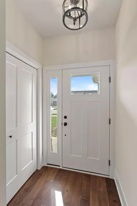 9154 Hickory Pl, Saint John, IN 46373 photo 6