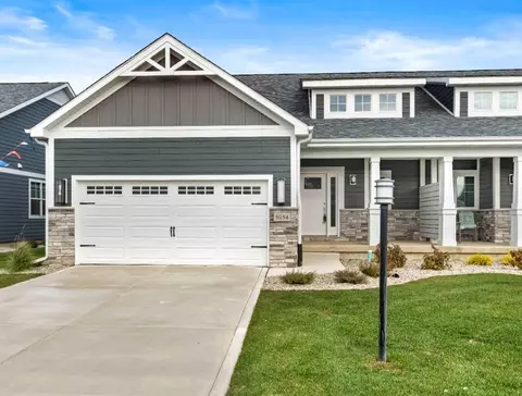 9154 Hickory Pl, Saint John, IN 46373 photo 1