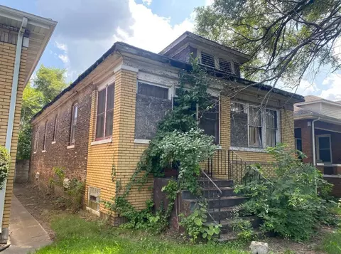 1111 Delaware St, Gary, IN 46407 photo 2
