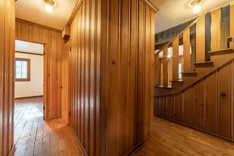 Entry Way - 6 Oak Dr, Dune Acres, IN 46304 photo 3 of 3
