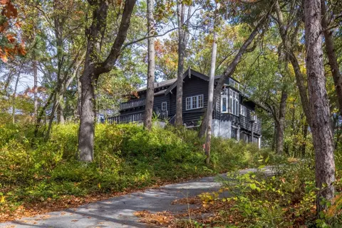 Exterior - 6 Oak Dr, Dune Acres, IN 46304 photo 5 of 14