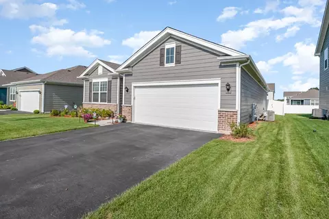 10475 Whitney Pl, Crown Point, IN 46307 photo 2