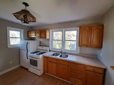 8530 Locust Ave, Gary, IN 46403 photo 4