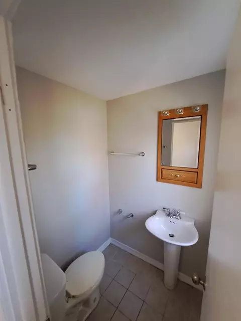 8530 Locust Ave, Gary, IN 46403 photo 12
