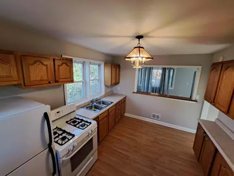 8530 Locust Ave, Gary, IN 46403 photo 3