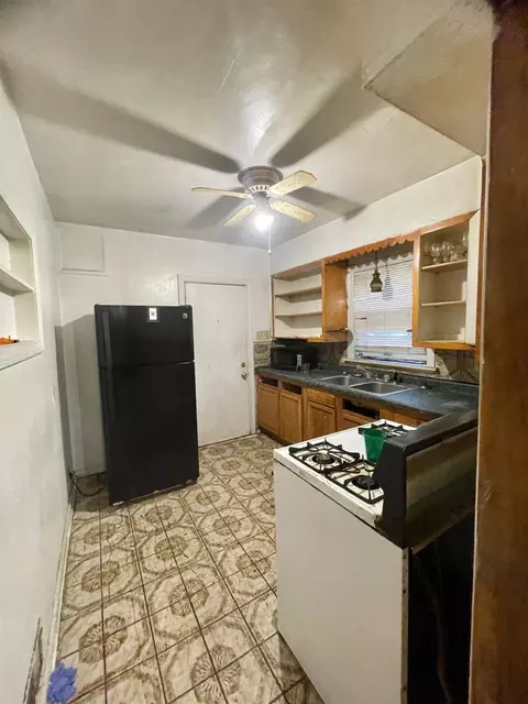 560 Taft St, Gary, IN 46404 photo 5