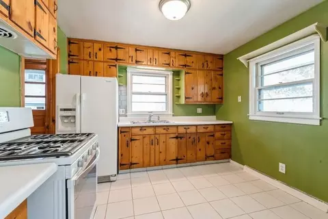 8529 Maple Ave, Gary, IN 46403 photo 5