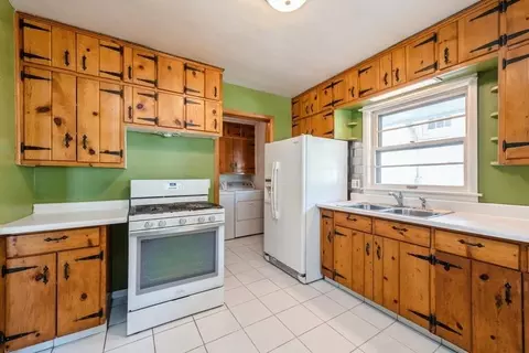 8529 Maple Ave, Gary, IN 46403 photo 6