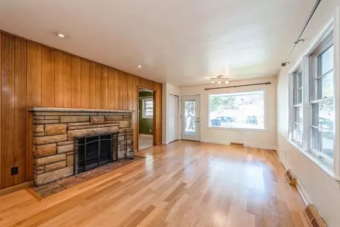 8529 Maple Ave, Gary, IN 46403 photo 4