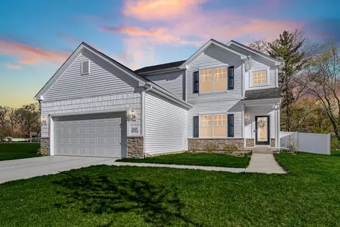 5677 Burr Ridge Cir, Crown Point, IN 46307 photo 1