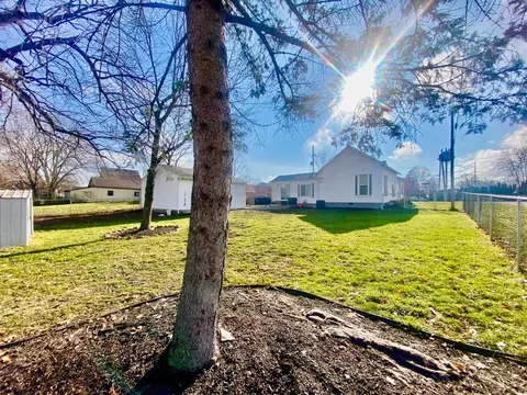 201 E Bates St, Hebron, IN 46341 photo 9