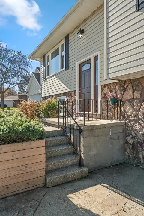 9 Ventnor, Hebron, IN 46341 photo 5