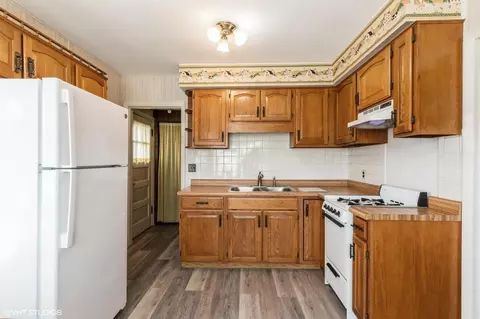 1429 Warwick Ave, Whiting, IN 46394 photo 4