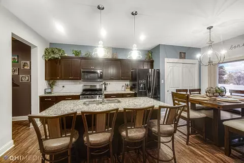2704 Baldwin Ct, Valparaiso, IN 46383 photo 8