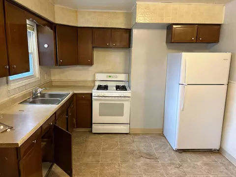 645 W Cass St, Gary, IN 46403 photo 5