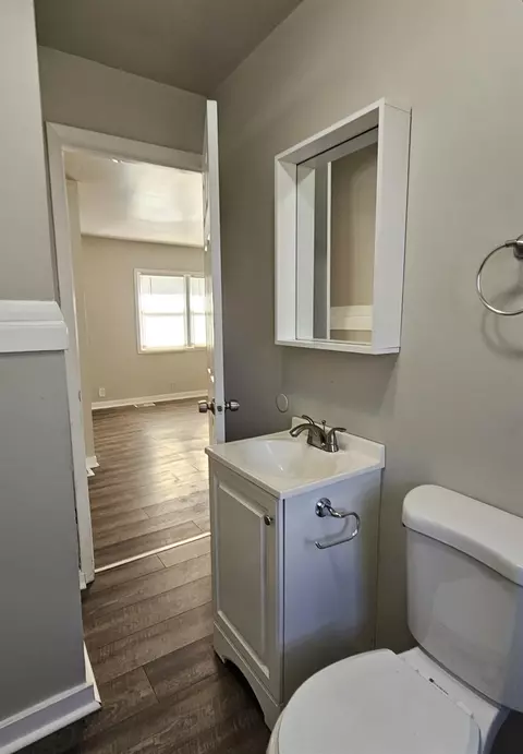 320 E Washington Ave, New Chicago, IN 46342 photo 9