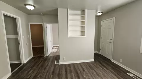 320 E Washington Ave, New Chicago, IN 46342 photo 5