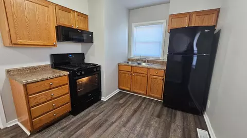 320 E Washington Ave, New Chicago, IN 46342 photo 7