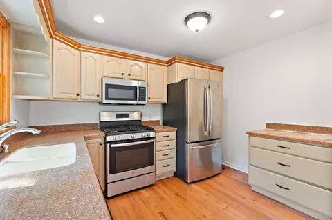 10983 Potomac Dr, De Motte, IN 46310 photo 6