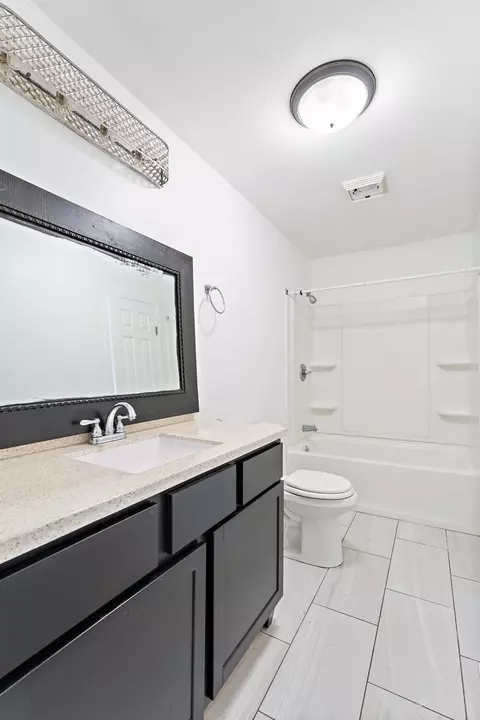 10983 Potomac Dr, De Motte, IN 46310 photo 8