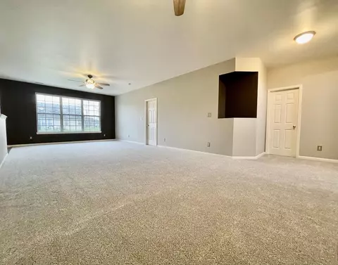 950 Flagstone Dr, Dyer, IN 46311 photo 3
