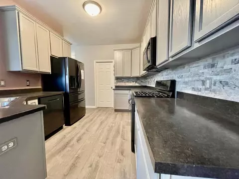950 Flagstone Dr, Dyer, IN 46311 photo 11