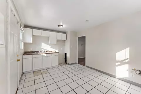 5147 E 10th Ave, Gary, IN 46403 photo 4