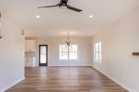 348 Cherryhill St, Valparaiso, IN 46385 photo 8