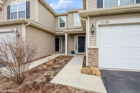 11185 Vermont Cir, Crown Point, IN 46307 photo 2