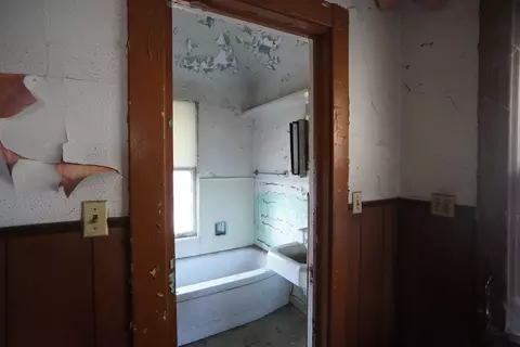 Bath - 540 Van Buren St, Gary, IN 46402 photo 1 of 1