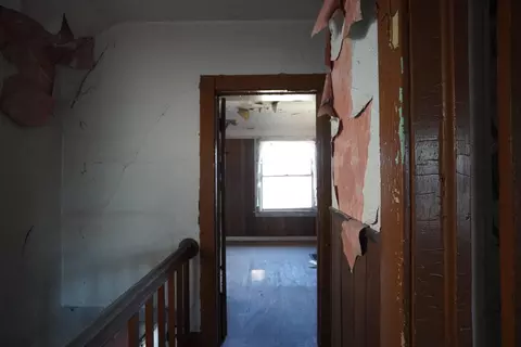 Entry Way - 540 Van Buren St, Gary, IN 46402 photo 4 of 5