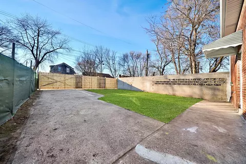 1326 Roosevelt Pl, Gary, IN 46404 photo 17