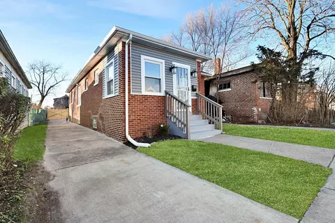 1326 Roosevelt Pl, Gary, IN 46404 photo 2