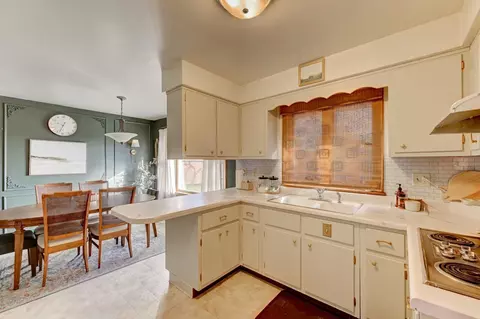 8121 Euclid Ave, Munster, IN 46321 photo 5