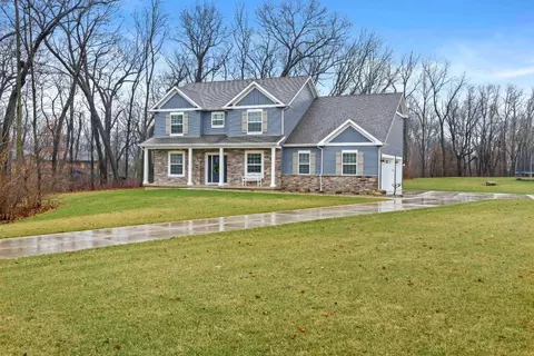 2619 Westwind Dr, Valparaiso, IN 46385 photo 1