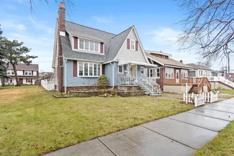 847 116th St, Whiting, IN 46394 photo 2