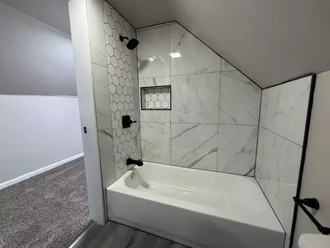 Bath - 1132 Clay St, Gary, IN 46403 photo 2 of 5